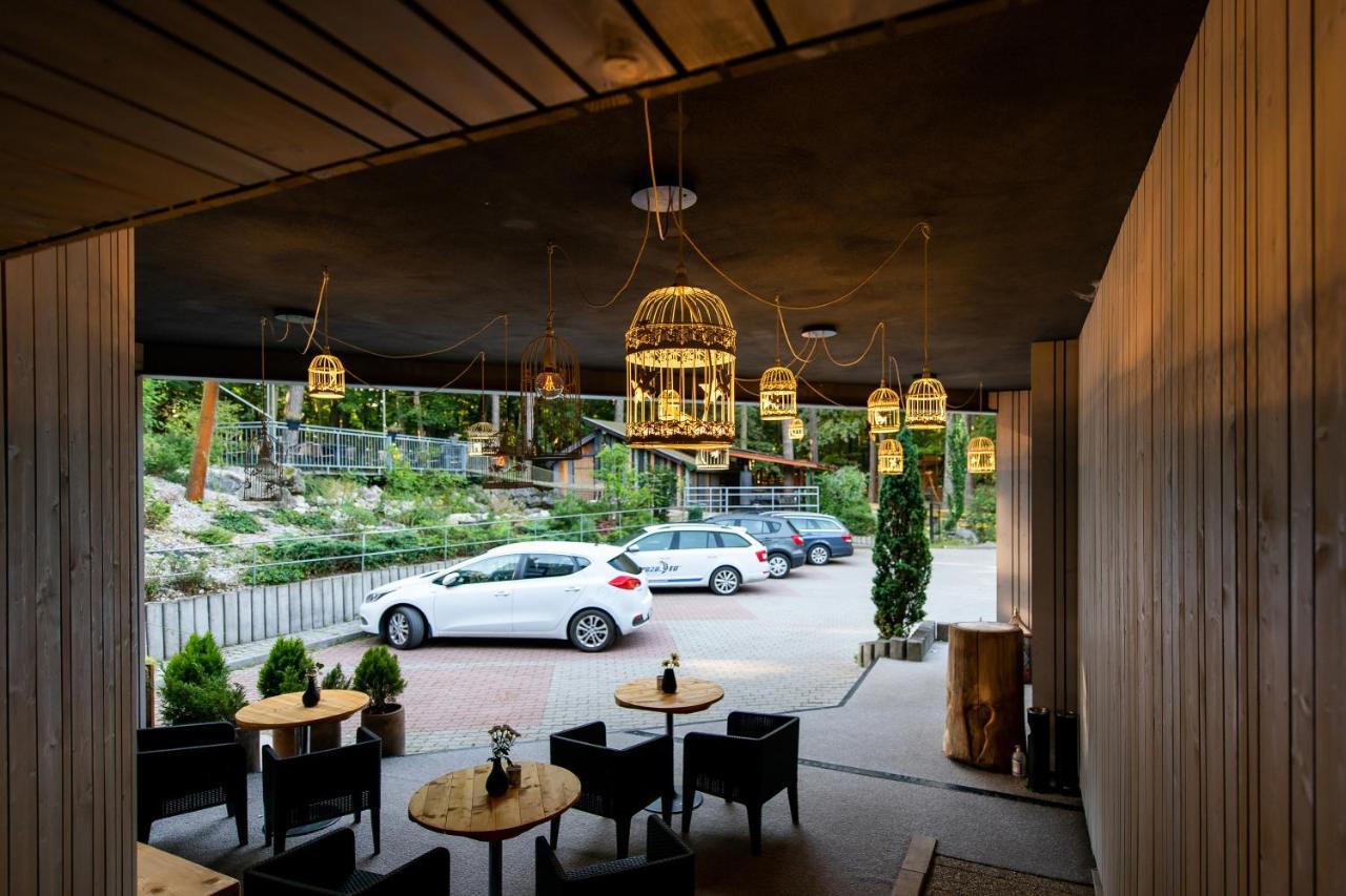 Hotel Veverica Trencin Exterior foto
